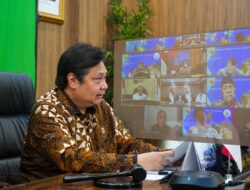 Gelar Sidang Pleno, Menko Airlanangga Dukung Pengentasan Kemiskinan Ekstrem